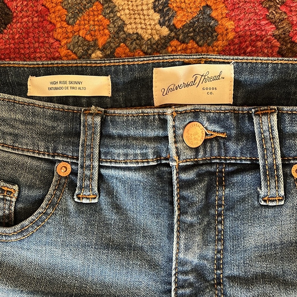 Universal Thread Women’s Jeans - Picture 2 of 5